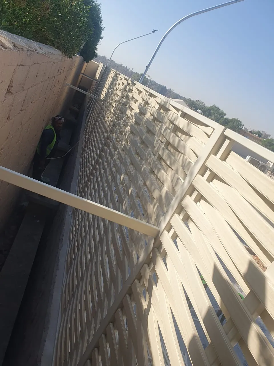 مظلات وسواتر